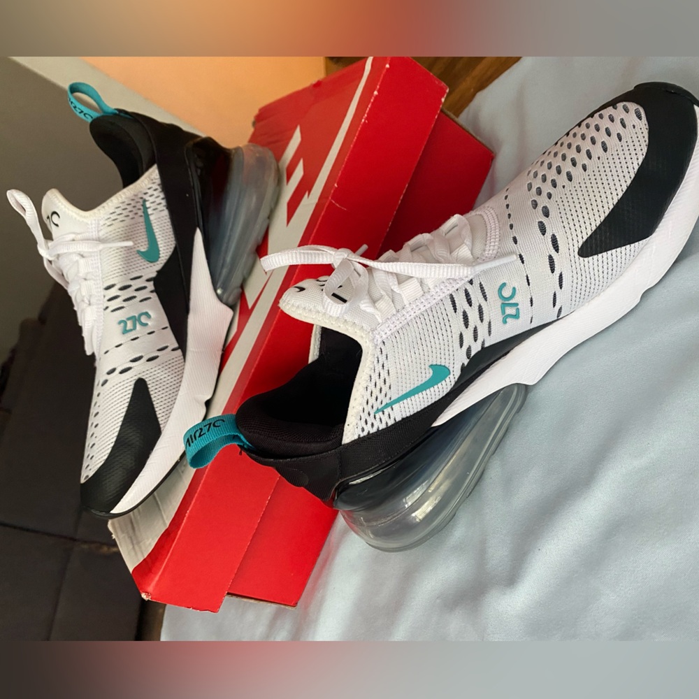 Women’s Nike AirMax 270, size 5.5